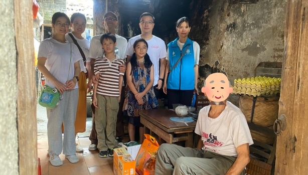 情暖重阳，爱伴银龄｜欧诺洁集团走访慰问辖区困境长者